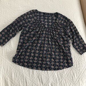 EUC Lucky Brand Navy with Multi-Print  Women's Top Size M - Soft “V-Neck” Style